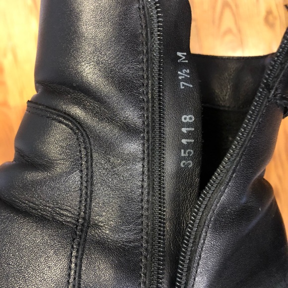 *SOLD* La Canadienne Shelby Waterproof Leather Bootie - Picture 7 of 9